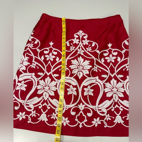 Loft Elegant Red and White Floral Skirt Size 16 - Picture 5 of 5